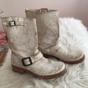 Frye Size 6 White Leather Boots